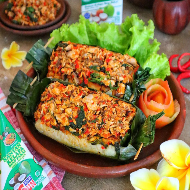 Nasi Bakar Ayam Suwir
